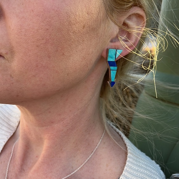 Vintage Turquoise and Lapis inlaid Navajo Broken Arrow Earrings - Picture 6 of 16